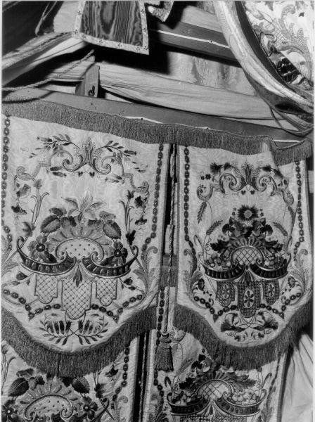 baldacchino - manifattura lucchese (metà sec. XIX)