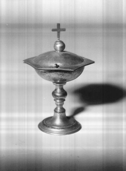 pisside - bottega lucchese (seconda metà sec. XVII)