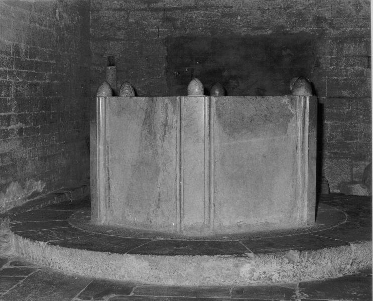 fonte battesimale - ambito lucchese (inizio sec. XIII)