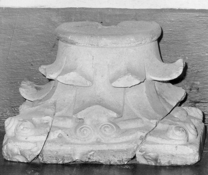 capitello - bottega lucchese (inizio sec. XIII)