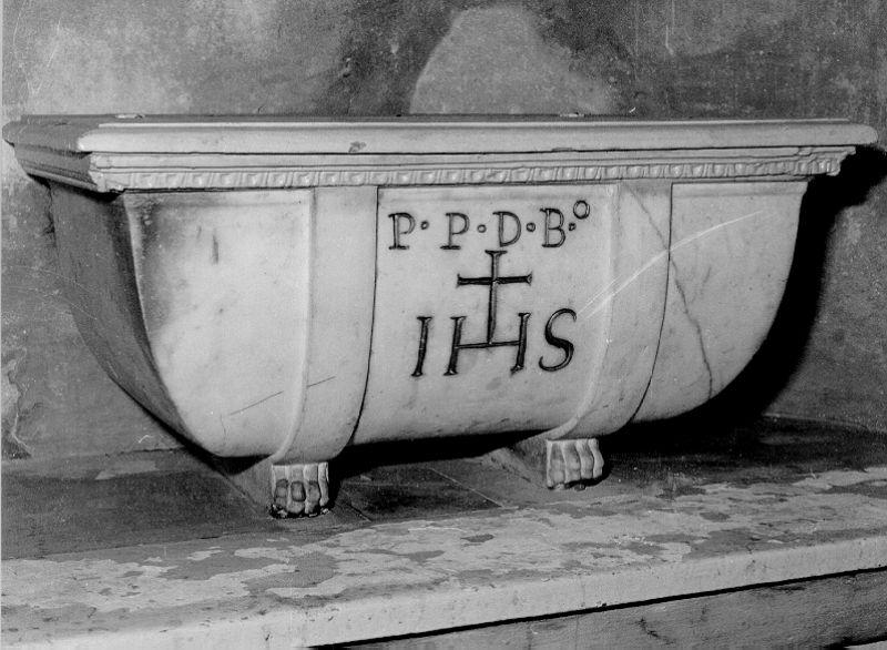 fonte battesimale - a vasca - bottega lucchese (metà sec. XIX)