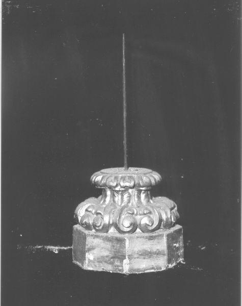 base per il cero pasquale - ambito versiliese (sec. XIX)