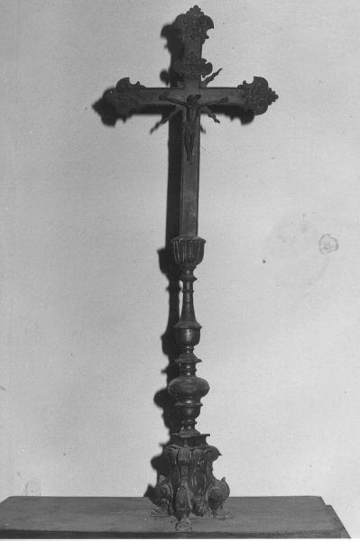 croce d'altare, serie - bottega toscana (sec. XX)