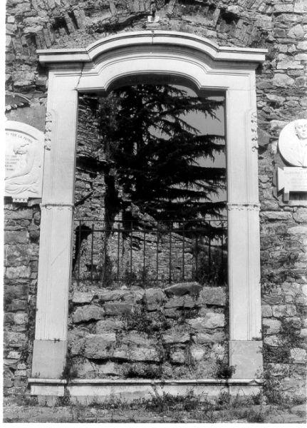 portale - ambito lunigianese (prima metà sec. XVII)