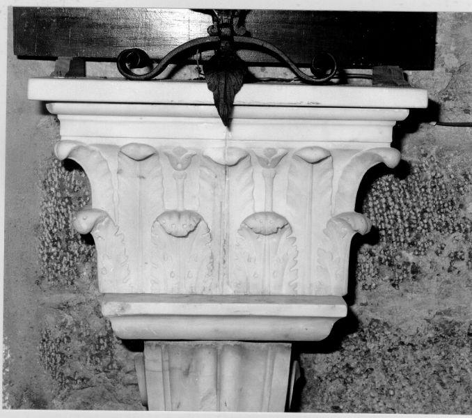 capitello, elemento d'insieme - bottega italiana (sec. XIX)