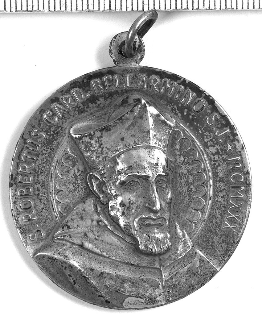 ritratto del cardinale Roberto Bellarmino (diritto), Colomba dello Spirito Santo e libro (rovescio) (medaglia) - bottega italiana (sec. XX)