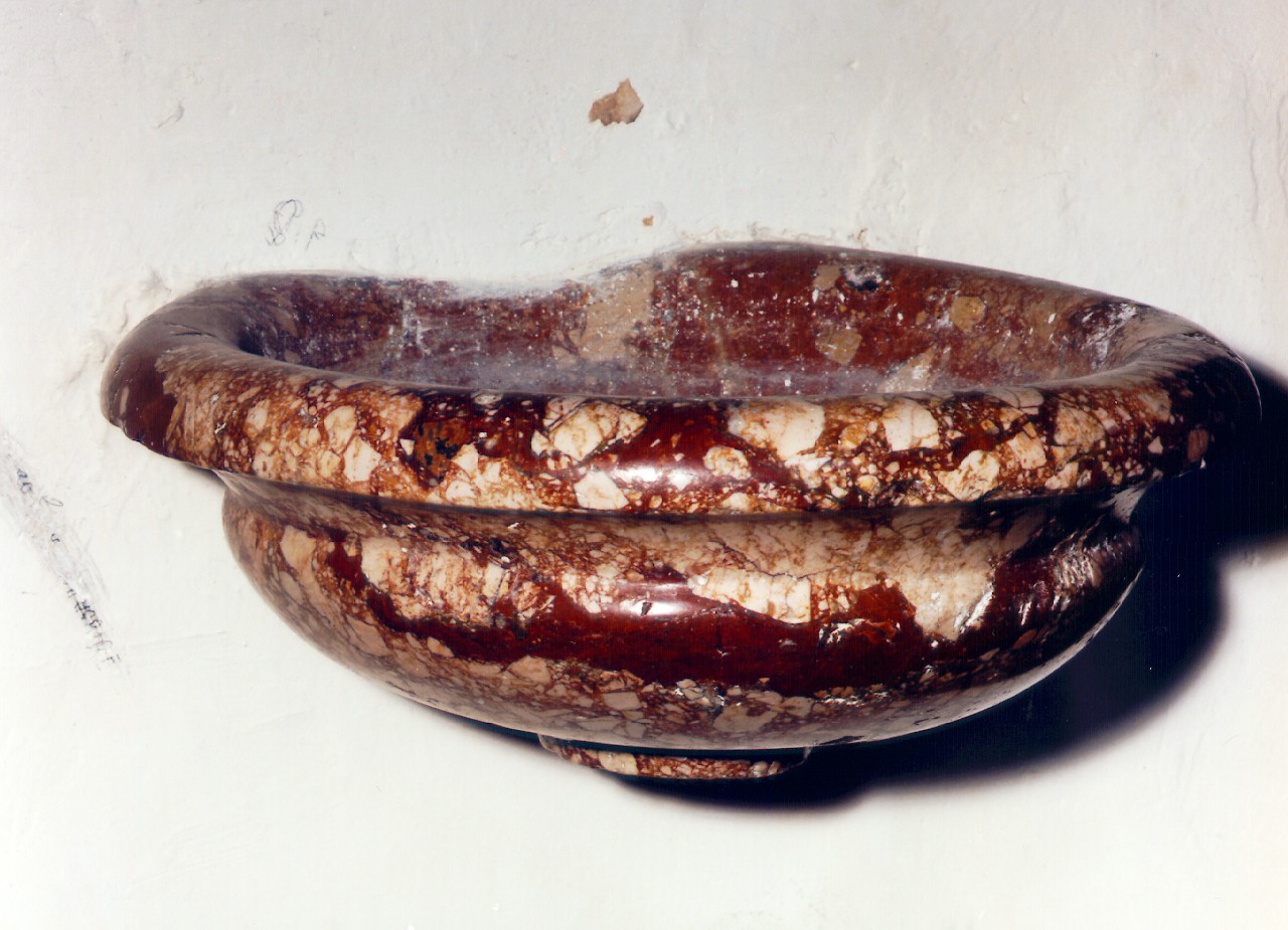 acquasantiera da parete - ambito siciliano (Prima metà sec. XIX)