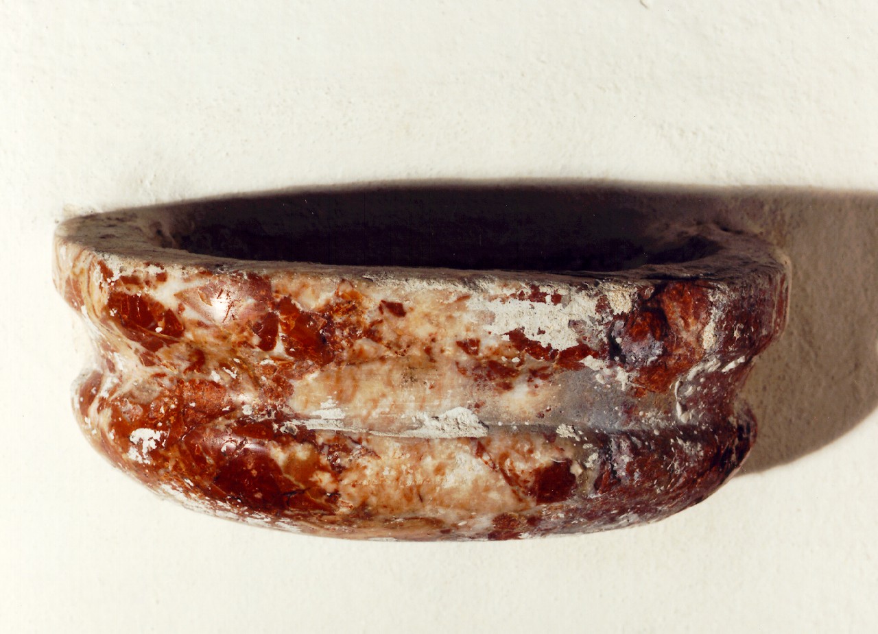 acquasantiera da parete - ambito siciliano (primo quarto sec. XIX)