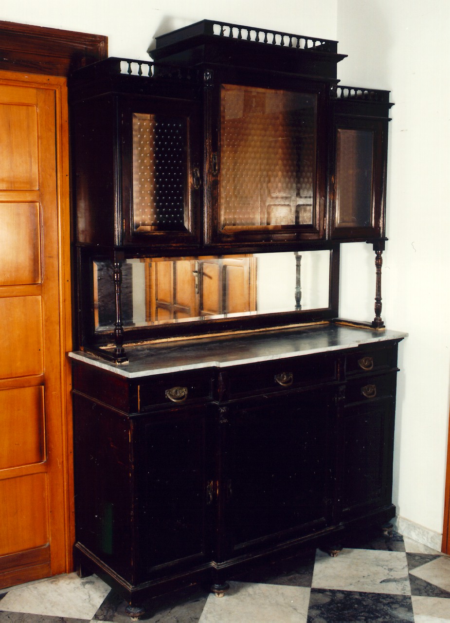 credenza con alzata - produzione siciliana (fine sec. XIX)