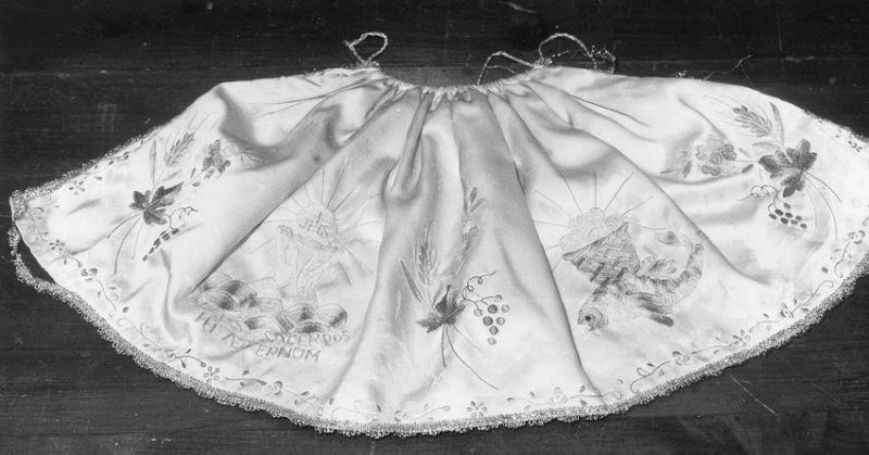 conopeo di pisside - manifattura italiana (sec. XX)