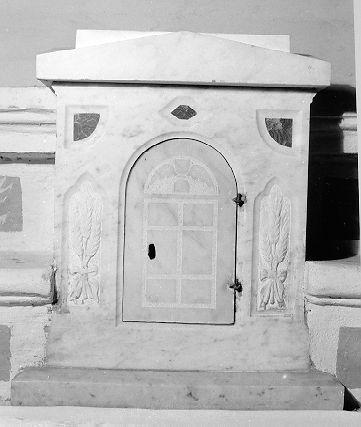 lastra tombale - ambito apuano (sec. XV)