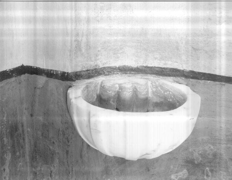 acquasantiera da parete - bottega apuana (sec. XVIII)