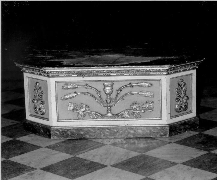 piedistallo di statua - ambito versiliese (seconda metà sec. XIX)