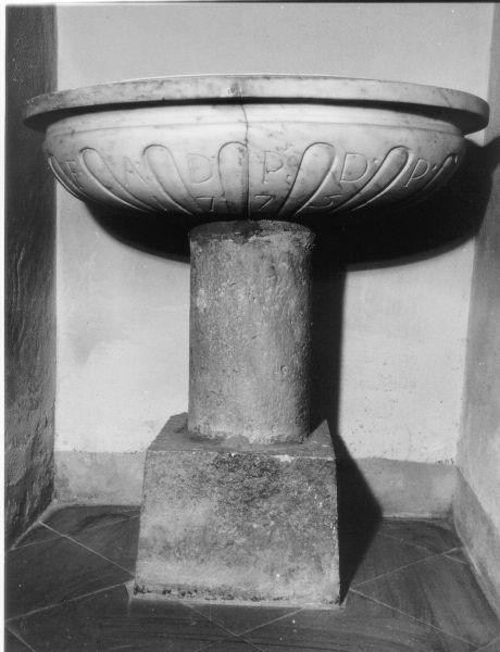 fonte battesimale - a vasca - bottega toscana (sec. XVIII)