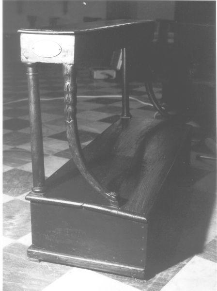 inginocchiatoio - bottega toscana (prima metà sec. XIX)