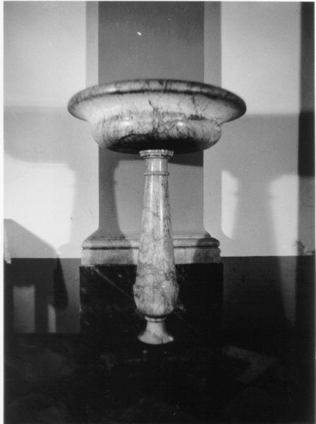 acquasantiera - a fusto, serie - bottega toscana (fine sec. XIX)