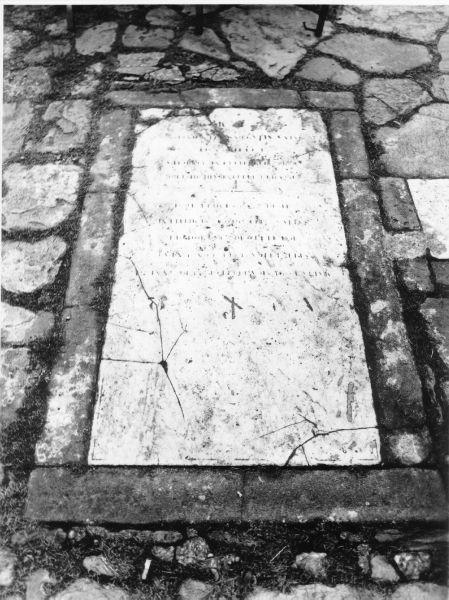 lapide tombale - bottega toscana (metà sec. XIX)