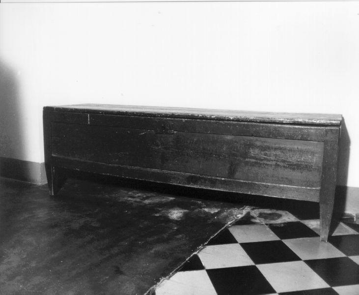 cassapanca - bottega toscana (prima metà sec. XIX)