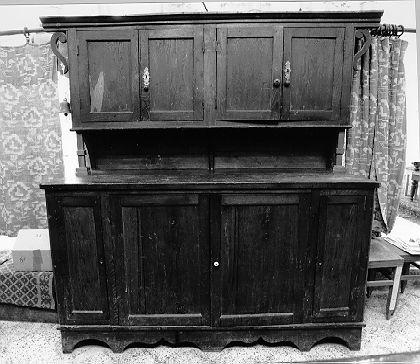 mobile da sacrestia - ambito lunigianese (inizio sec. XX, sec. XX)