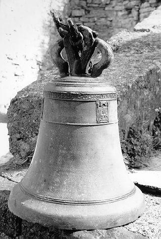 Cristo e simboli della passione/ Madonna con il Bambino/ San Giorgio uccide il drago (campana) - ambito lunigianese (sec. XV, sec. XX)