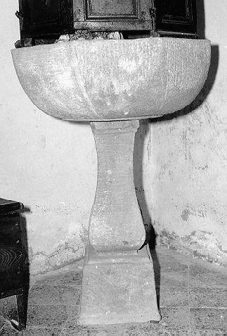 fonte battesimale - ambito apuano (sec. XVII, sec. XX)