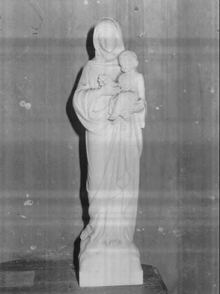 MADONNA CON BAMBINO (statua) - bottega italiana (sec. XIX)
