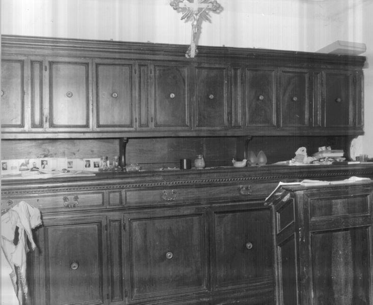 mobile da sacrestia con alzata - bottega lucchese (sec. XIX)