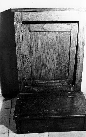 inginocchiatoio - ambito lunigianese (secc. XVII/ XVIII)