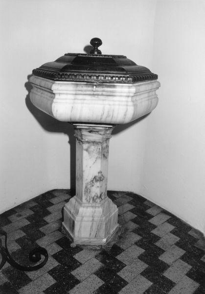 fonte battesimale - bottega toscana (sec. XIX)