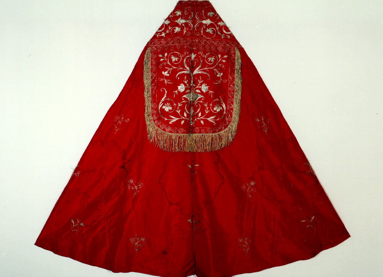 piviale - manifattura siciliana (Seconda metà sec. XIX)