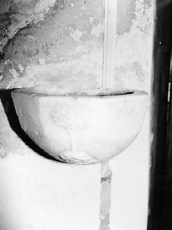 acquasantiera da parete - bottega toscana (sec. XVIII)
