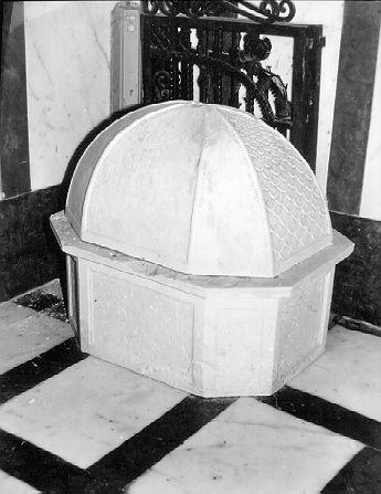 fonte battesimale - a fusto - ambito lunigianese (secc. XVIII/ XIX)