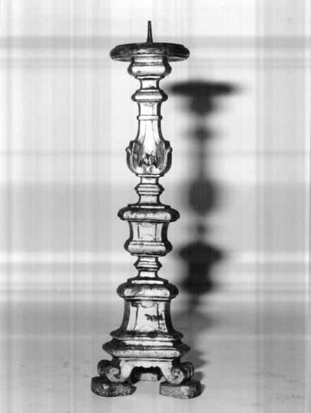 candeliere d'altare, serie - manifattura lucchese (seconda metà sec. XVIII)