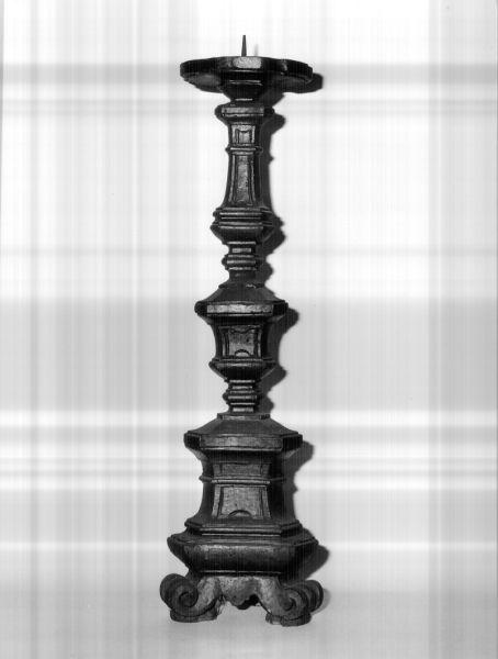 candeliere d'altare, serie - manifattura lucchese (seconda metà sec. XVIII)