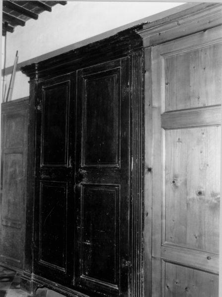 armadio - ambito lucchese (seconda metà sec. XVIII)