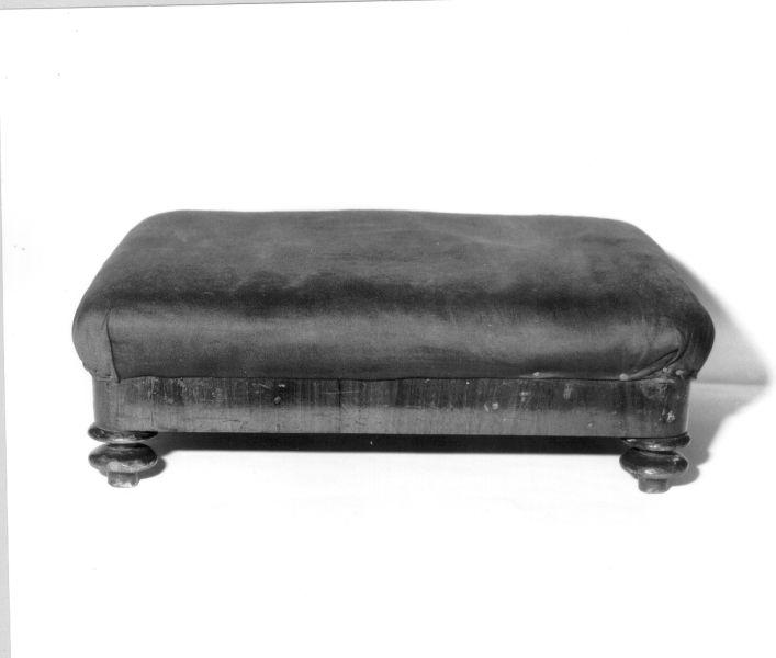 poggiapiedi - manifattura lucchese (seconda metà sec. XIX)