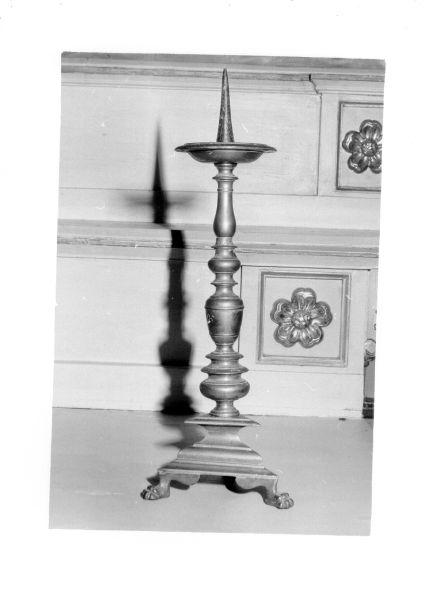 candeliere d'altare, serie - bottega toscana (sec. XVII)