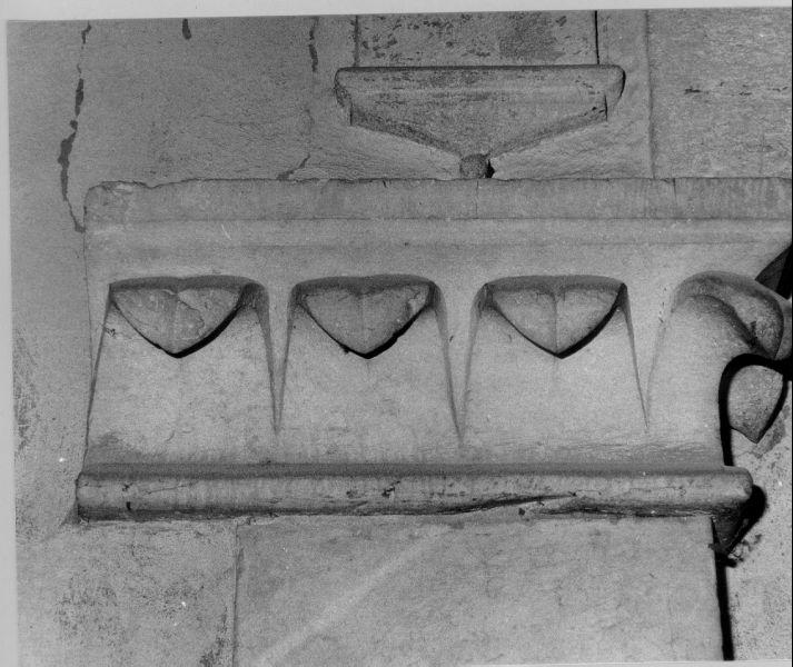 capitello di parasta, serie - bottega toscana (fine sec. XIII)