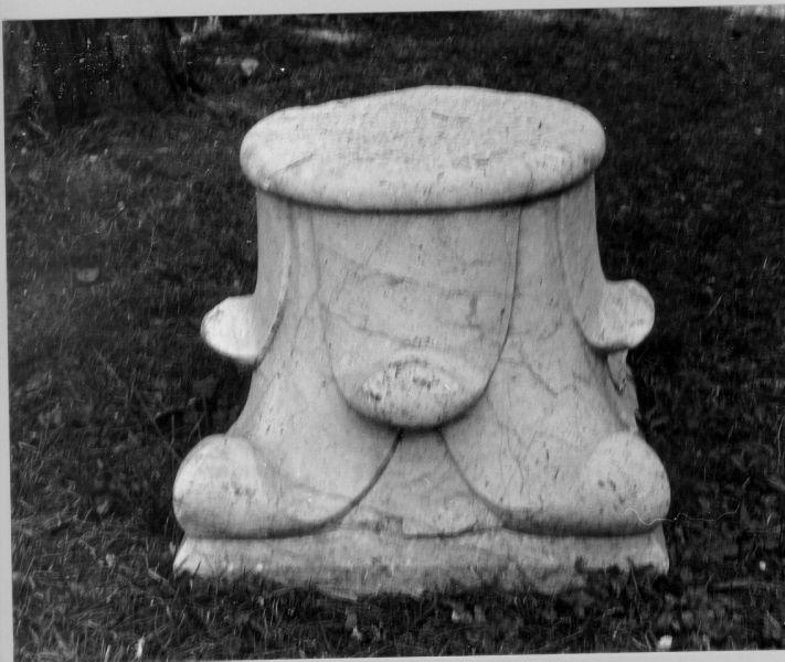 capitello - bottega toscana (fine/inizio secc. XIV/ XV)