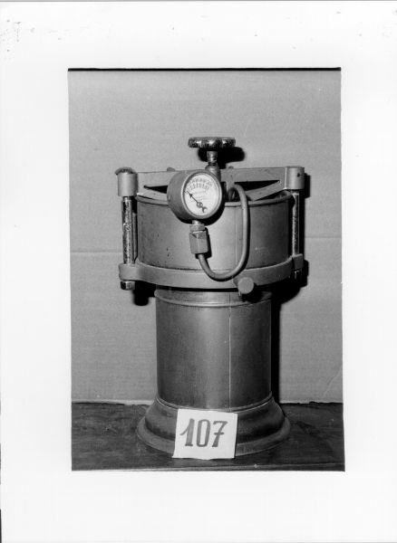 apparecchio indicatore del vuoto - ambito lombardo (sec. XX)