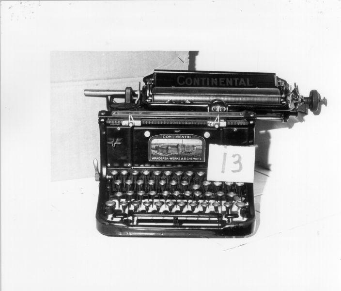 macchina per scrivere - ambito europeo (sec. XX)