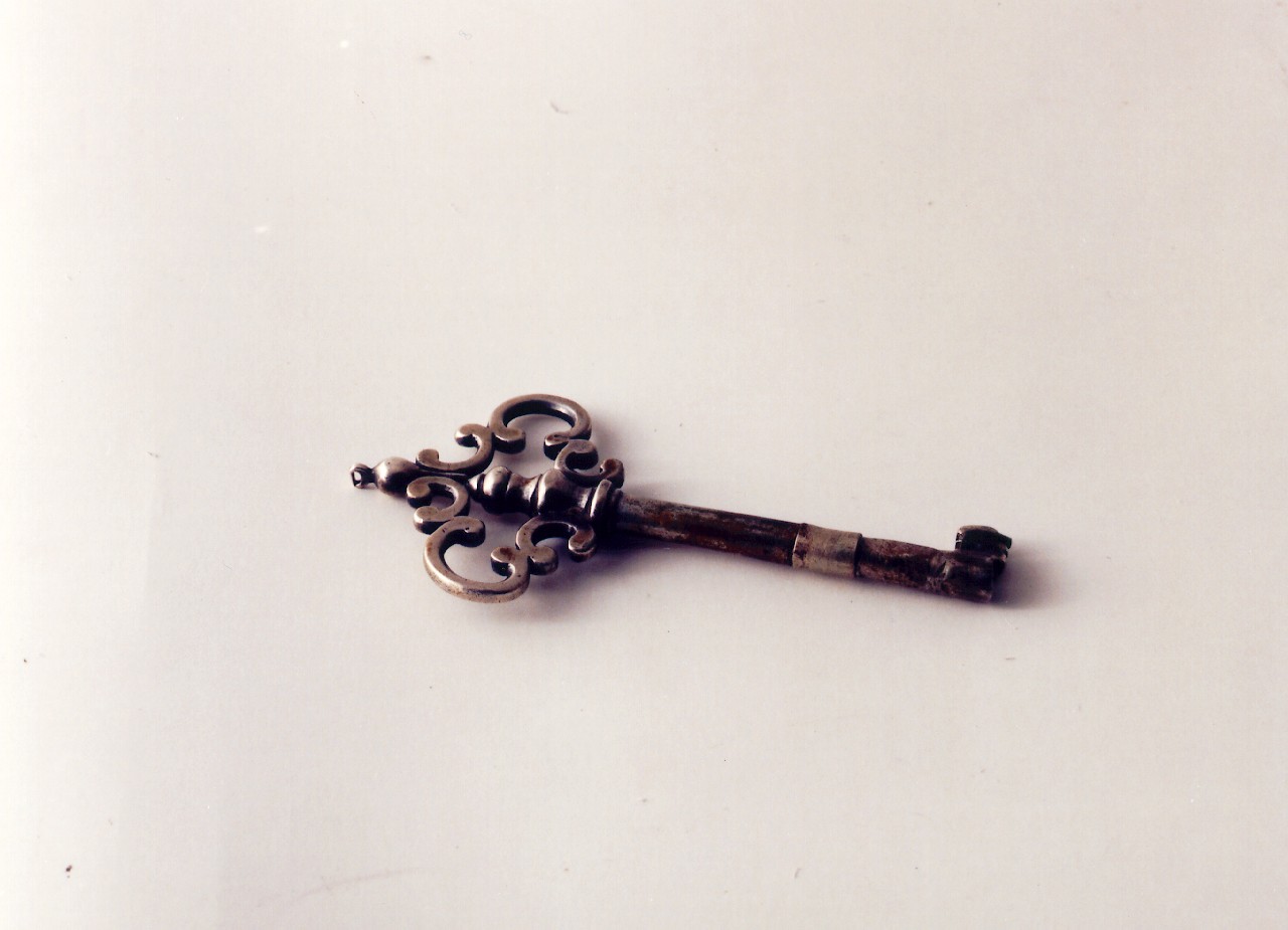 chiavetta di reliquiario - bottega siciliana (Seconda metà sec. XVIII)