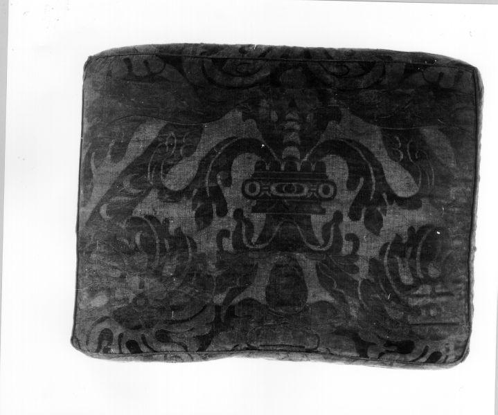 cuscino - manifattura lucchese (seconda metà sec. XVIII)