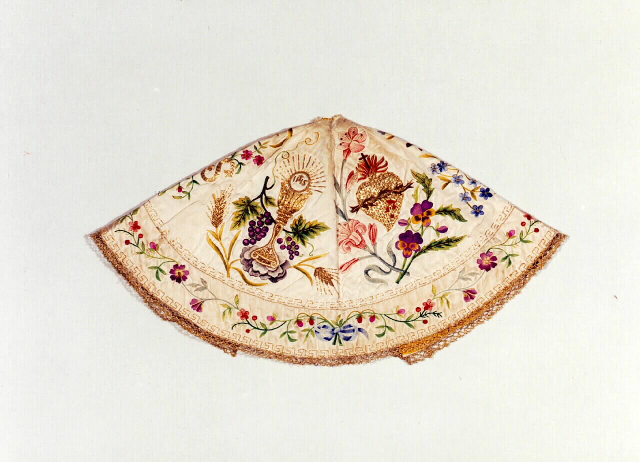 conopeo di pisside - manifattura siciliana (Seconda metà sec. XIX)