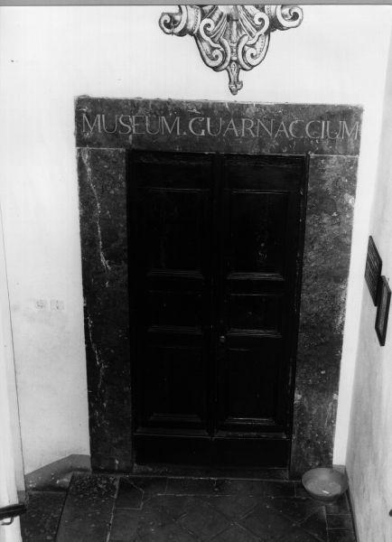 stipite di porta - bottega toscana (secc. XVI/ XVII)