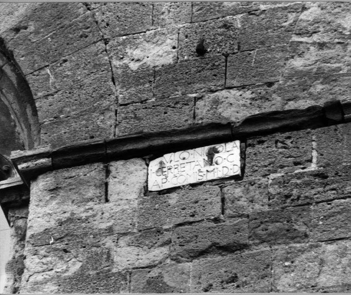 lapide commemorativa - bottega toscana (secc. XV/ XVI)
