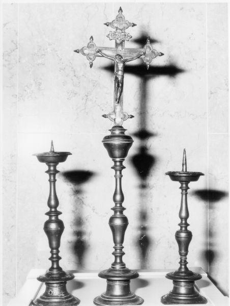 candeliere d'altare, serie - bottega italiana (sec. XIX)