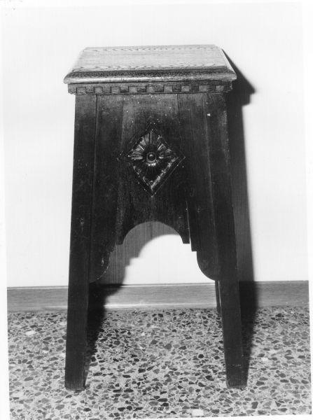 sgabello - ambito pisano (seconda metà sec. XIX)