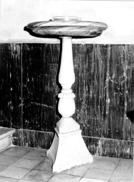 acquasantiera - a fusto - ambito lucchese (sec. XVIII)