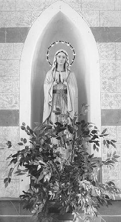 MADONNA DI LOURDES (statua) - bottega italiana (sec. XX)